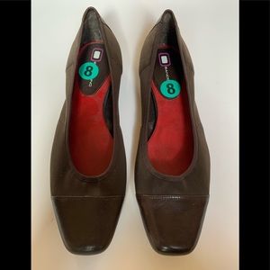 New w/Tag Bandolino Brown Flats